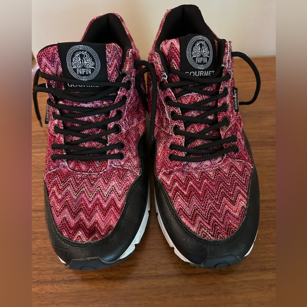 NFN Gourmet knit shoes, size 8